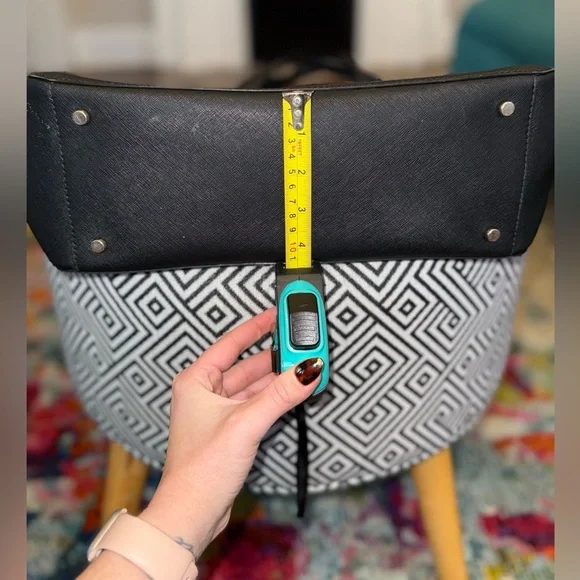 Kate Spade New York Cameron Street Zooey Tote in black saffiano leather - Picture 9 of 10